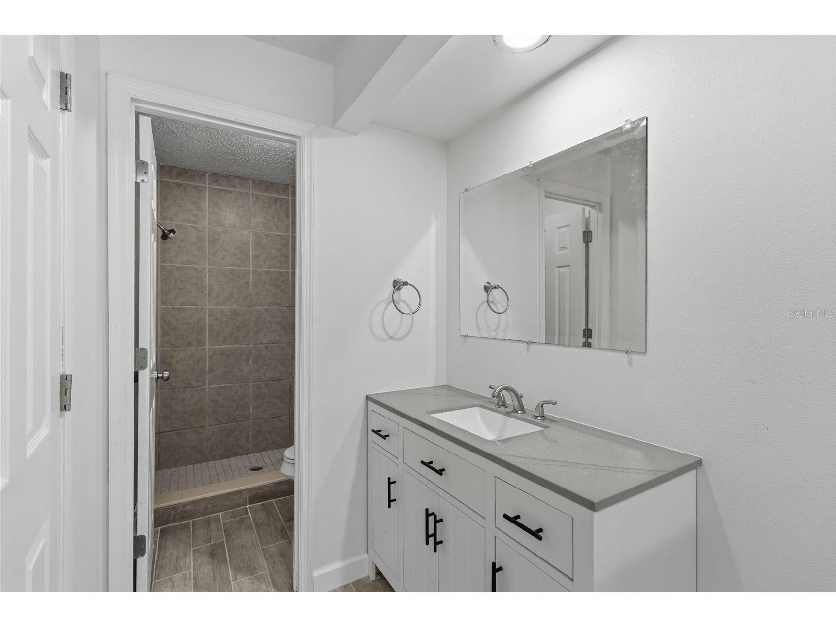 1125 Longfellow Way #125-B Sarasota FL 34243 A4691728 image21