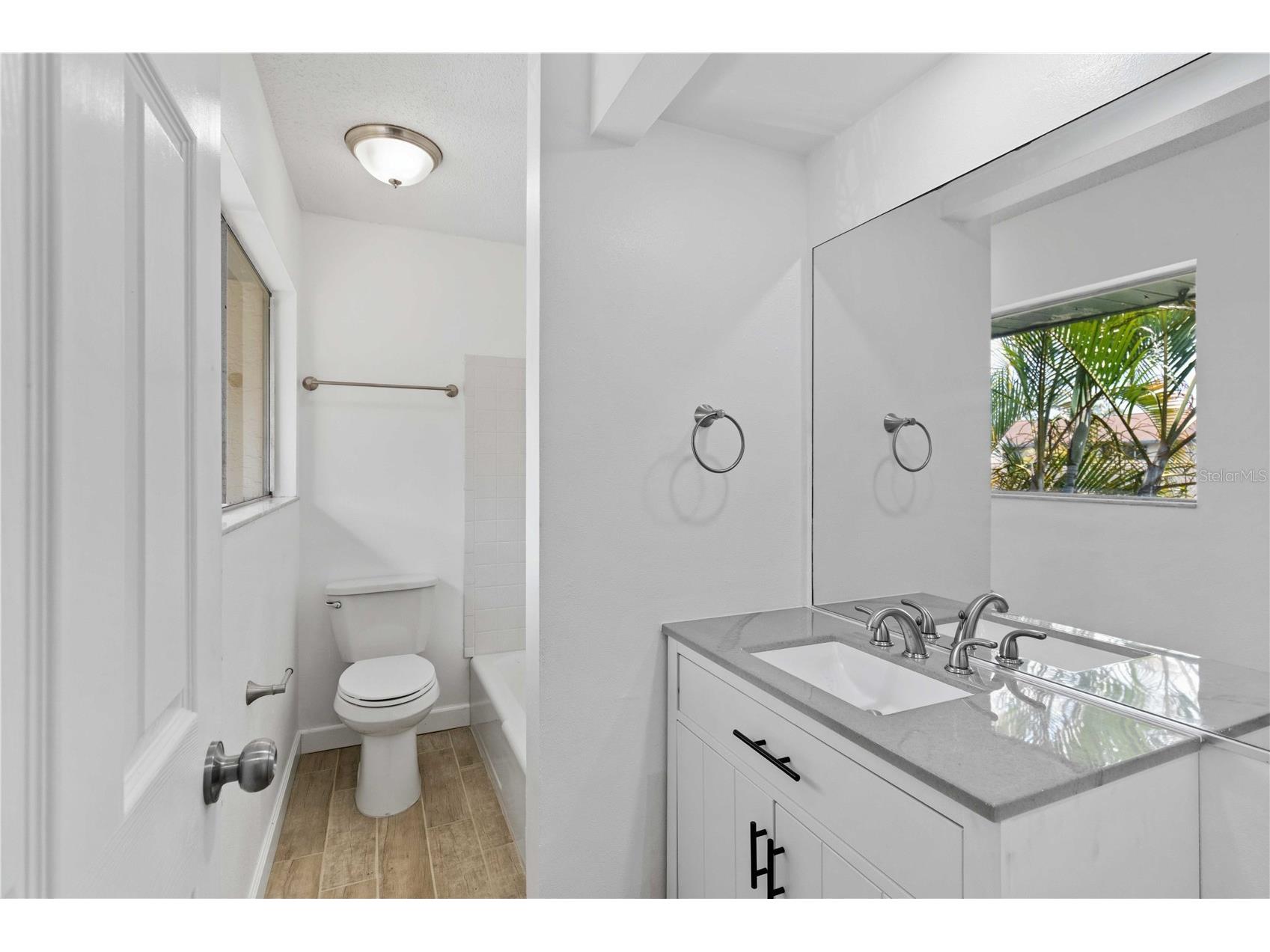 1125 Longfellow Way #125-B Sarasota FL 34243 A4691728 image27