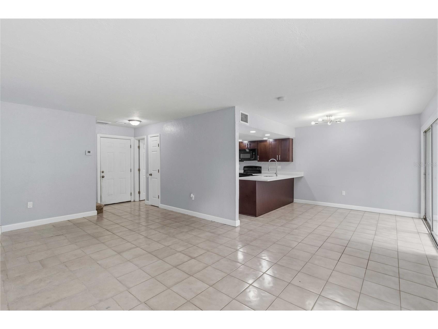 1125 Longfellow Way #125-B Sarasota FL 34243 A4691728 image6