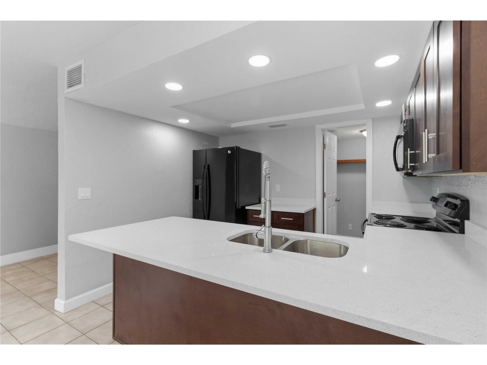 1125 Longfellow Way #125-B Sarasota FL 34243 A4691728 image9