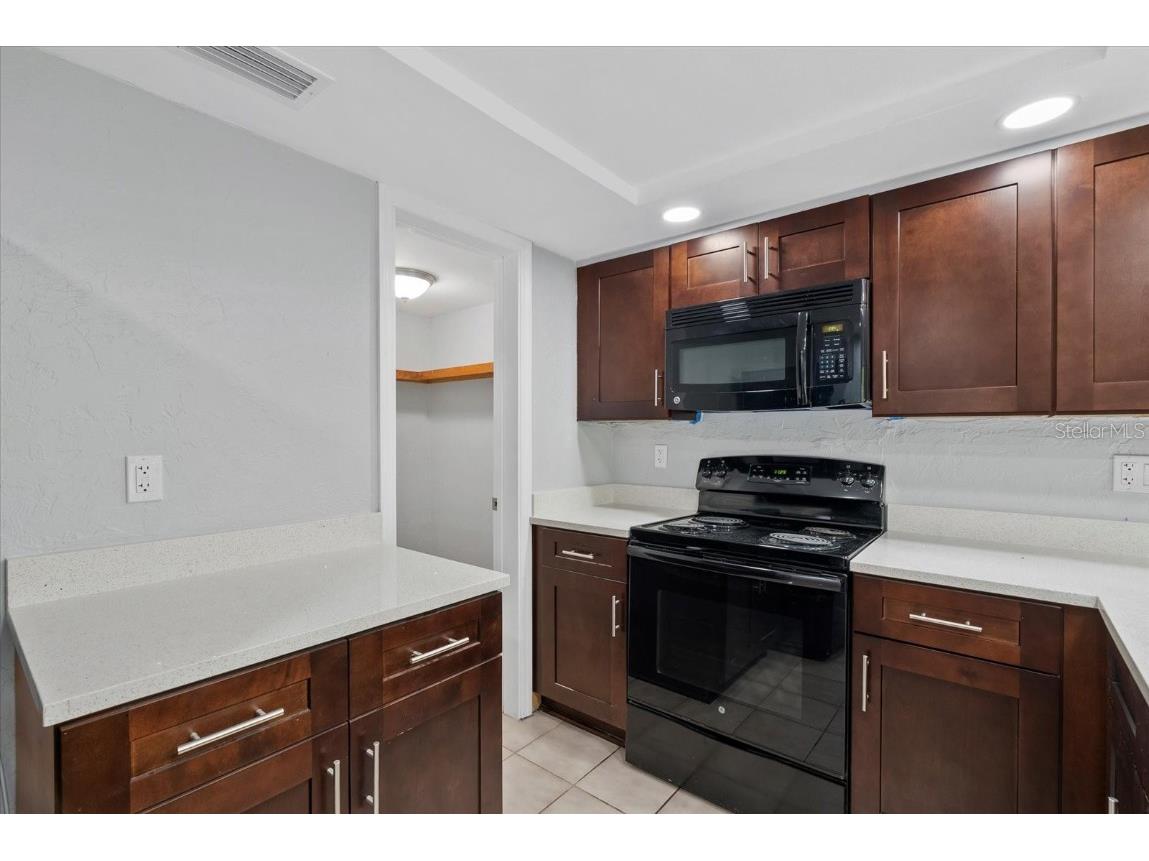 1125 Longfellow Way Sarasota FL 34243 A4662526 image6