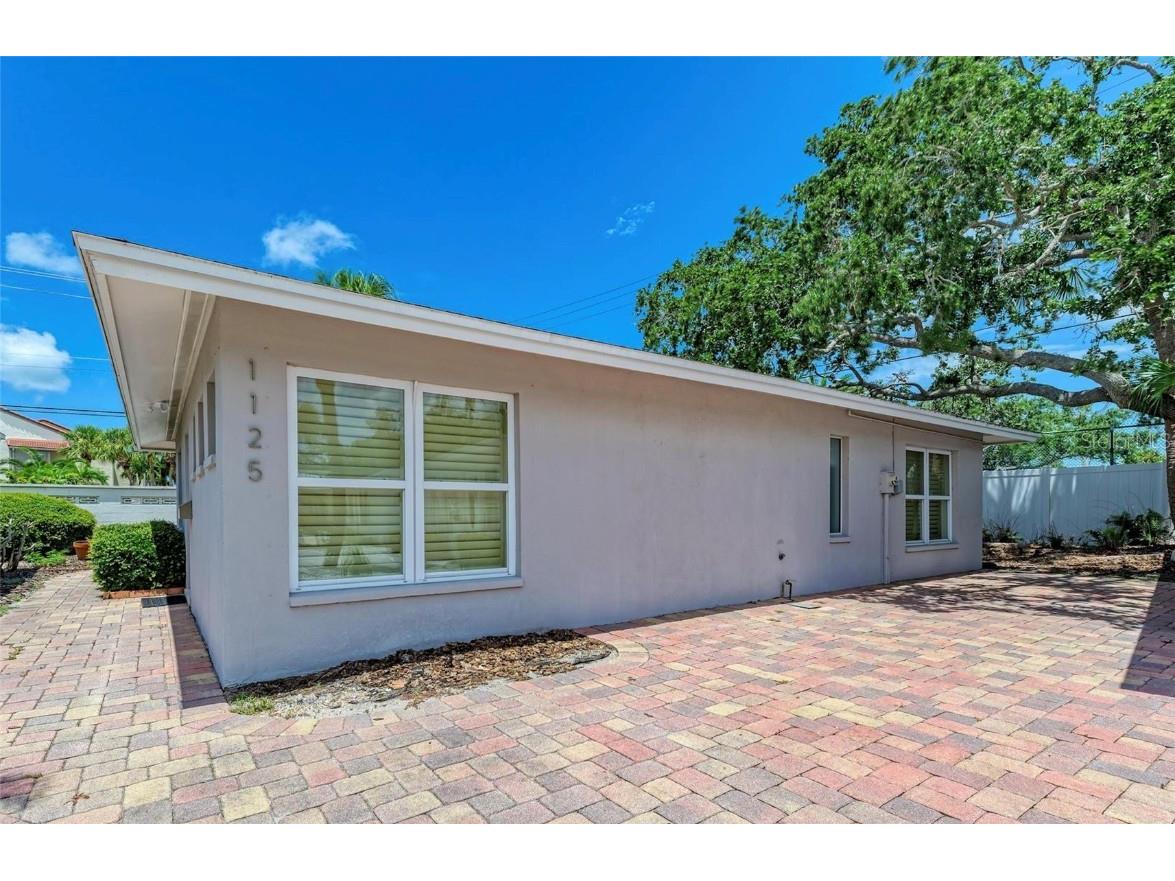 1125 N Moonmist Court #L5 Sarasota FL 34242 - LITTLE SARASOTA BAY A4633765 image1
