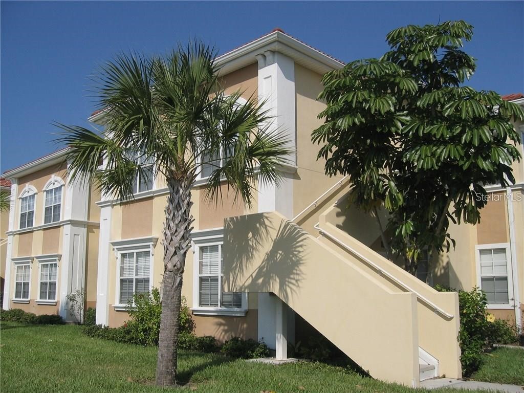 1125 Villagio Circle #204 Sarasota FL 34237 A4570947 image1