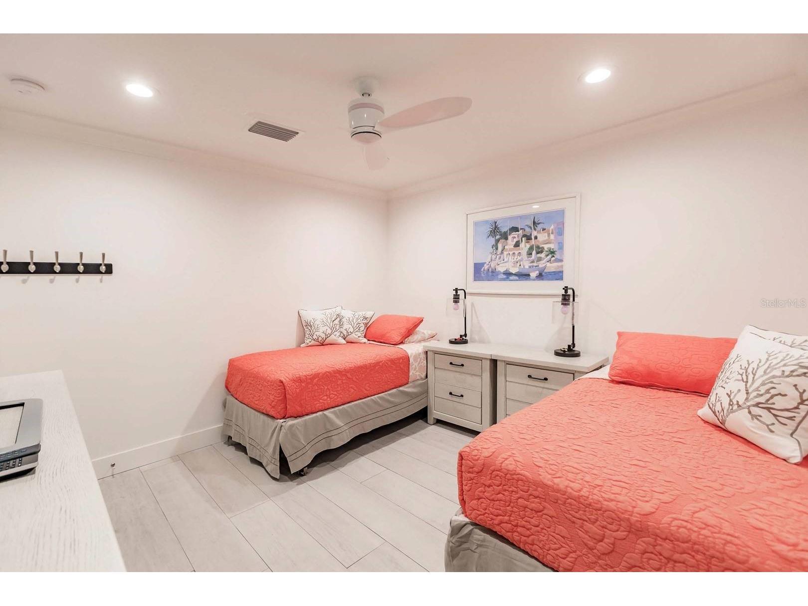 1125 W Peppertree Drive #102 Sarasota FL 34242 TB8465428 image28