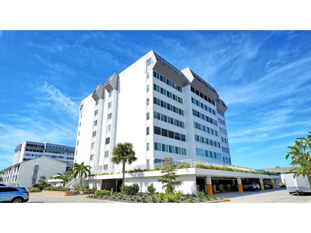 1125 W Peppertree Drive #302 Sarasota FL 34242 - GULF OF MEXICO A4678715 image1