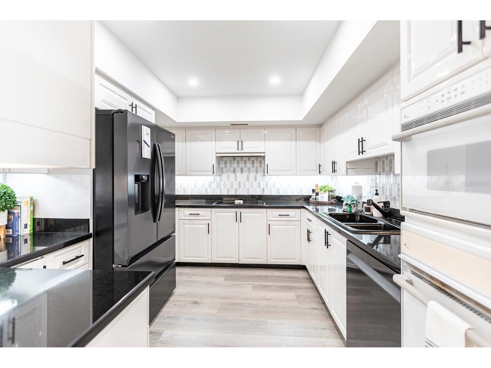 1125 W Peppertree Drive #402 Sarasota FL 34242 TB8465341 image11