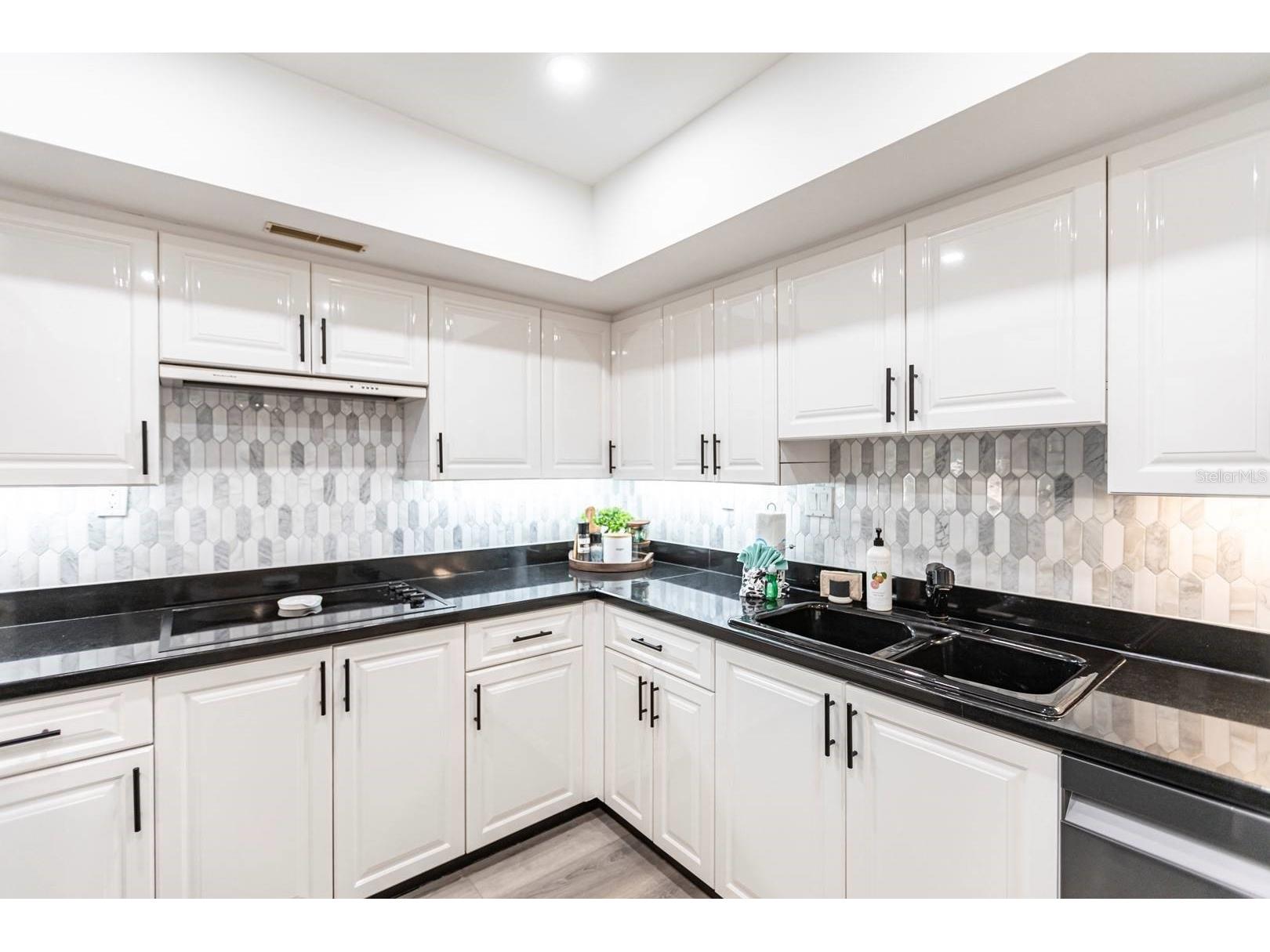 1125 W Peppertree Drive #402 Sarasota FL 34242 TB8465341 image13