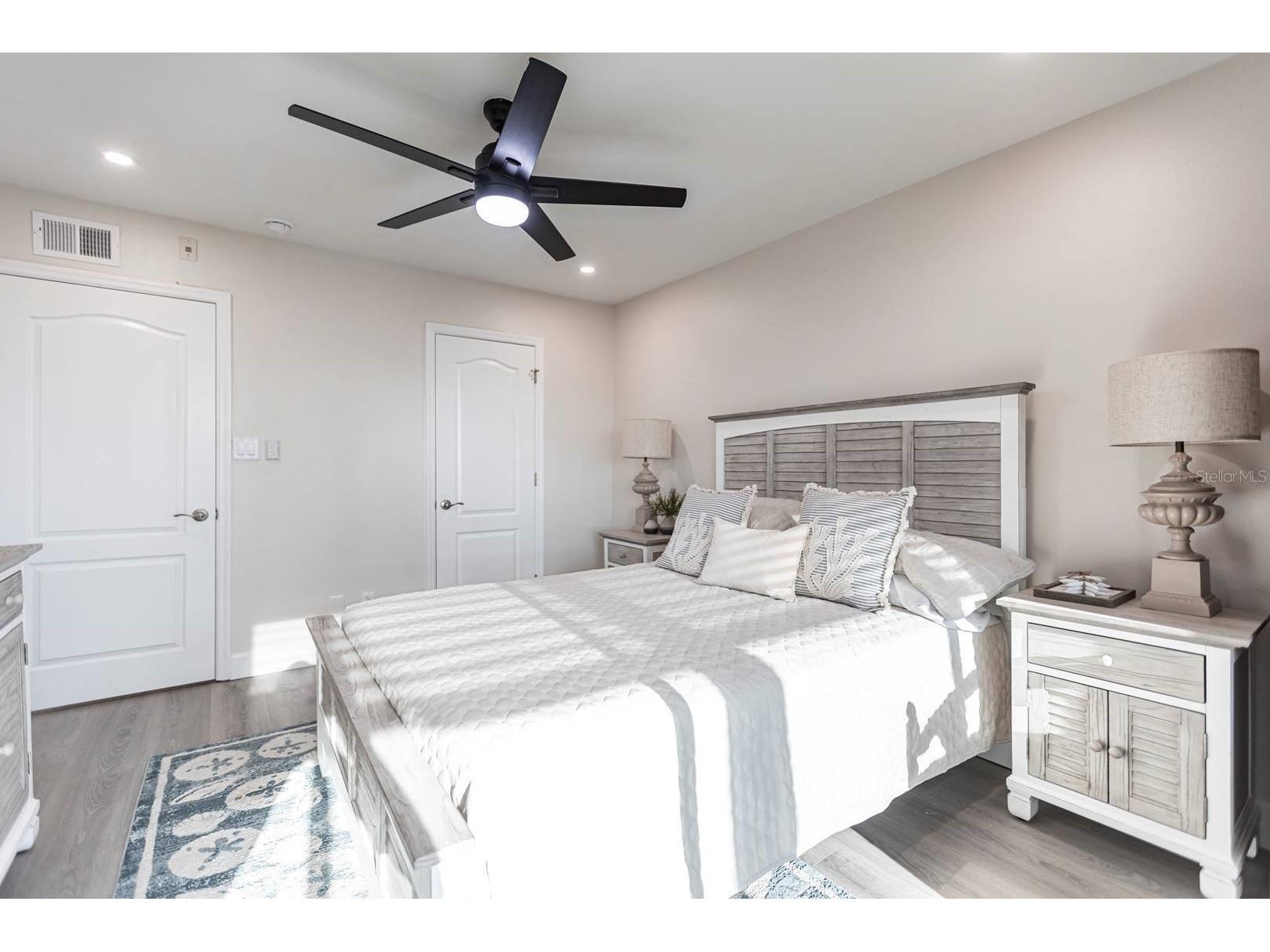 1125 W Peppertree Drive #402 Sarasota FL 34242 TB8465341 image22