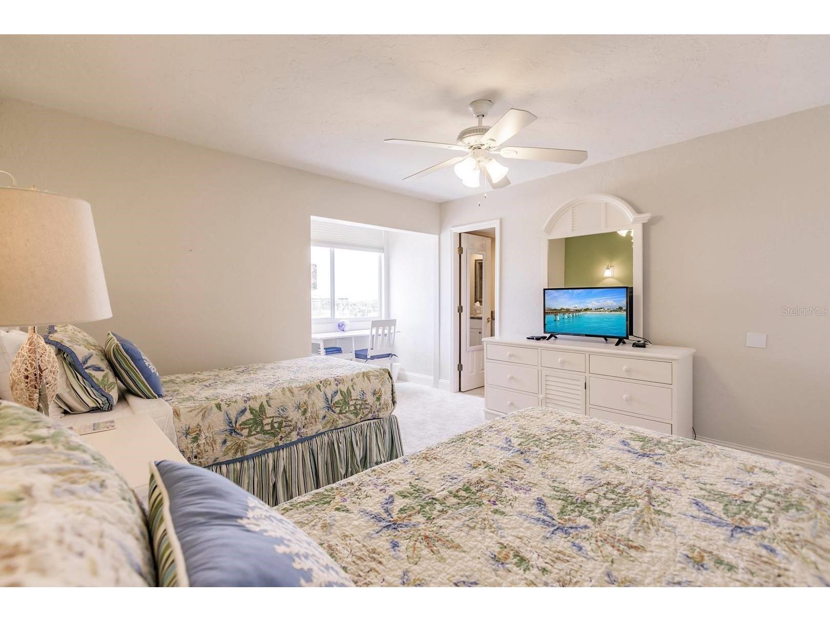 1125 W Peppertree Drive #605 Sarasota FL 34242 TB8466025 image21
