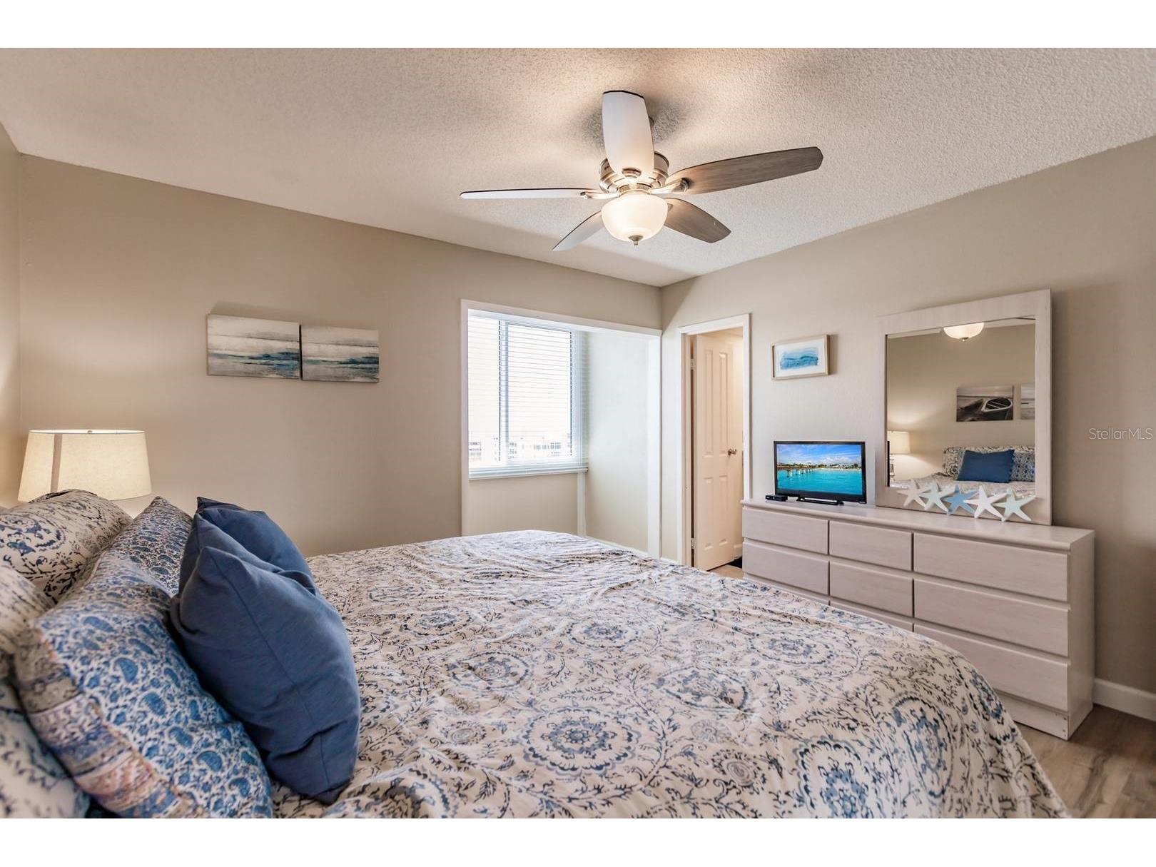 1125 W Peppertree Drive #701 Sarasota FL 34242 TB8465314 image17