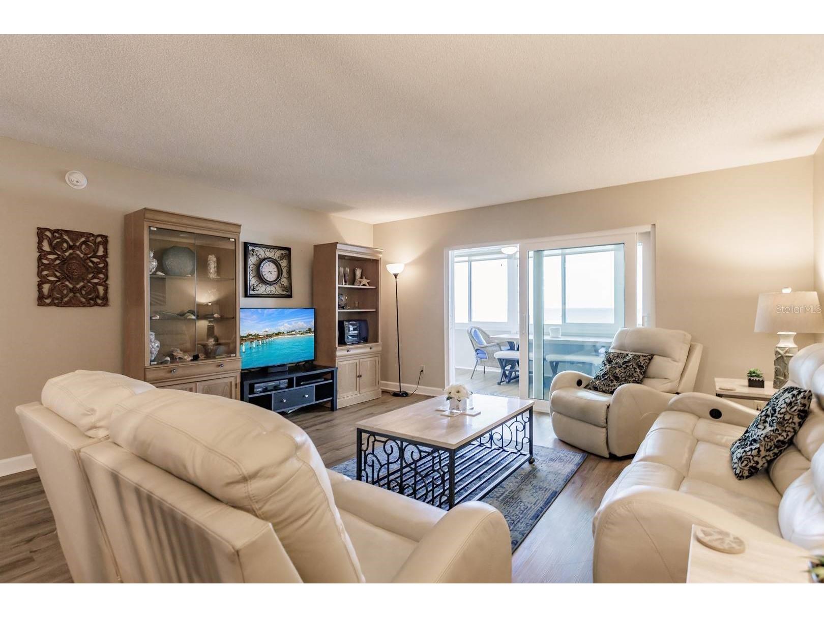 1125 W Peppertree Drive #701 Sarasota FL 34242 TB8465314 image3