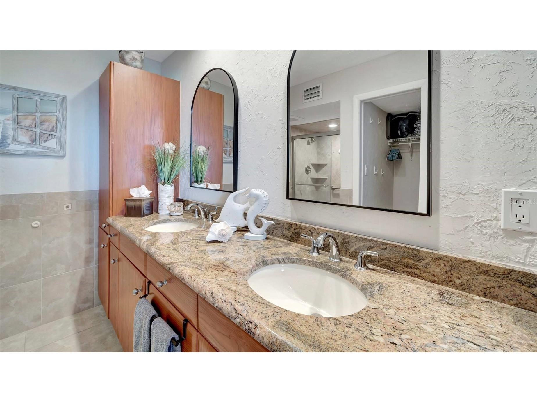 1125 W Peppertree Drive #705 Sarasota FL 34242 TB8464951 image20