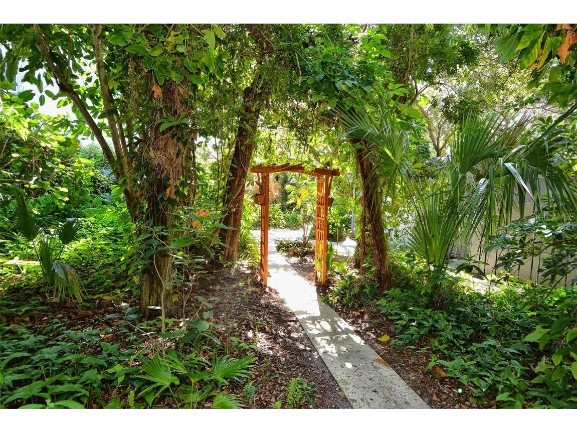 1125 W Peppertree Drive #706 Sarasota FL 34242 A4668225 image71