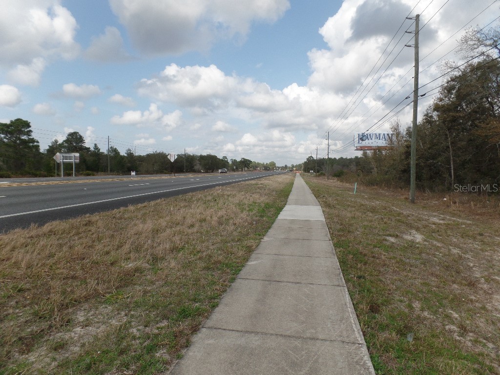 11254 Commercial Way Weeki Wachee FL 34614 U8189024 image1