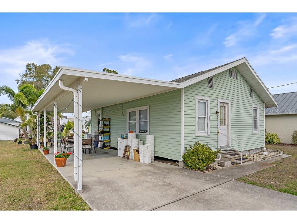 1126 Graber Avenue Sarasota FL 34237 A4684750 image1