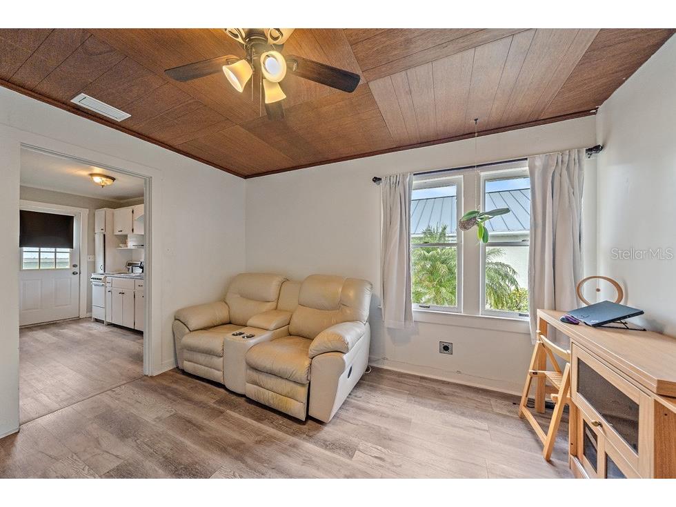 1126 Graber Avenue Sarasota FL 34237 A4684750 image15