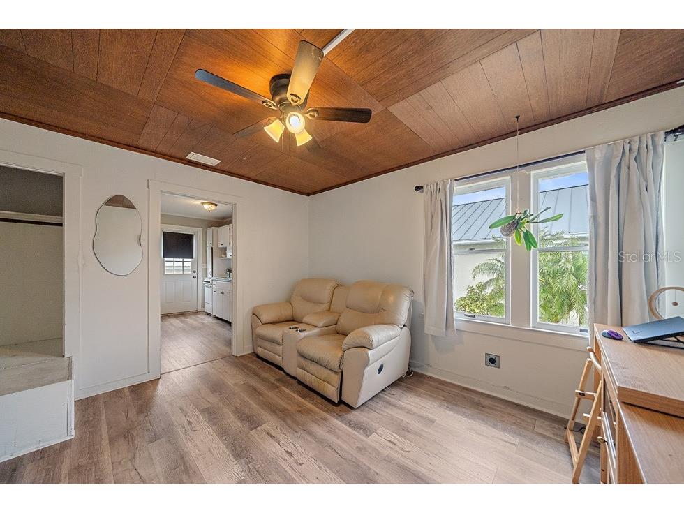 1126 Graber Avenue Sarasota FL 34237 A4684750 image20