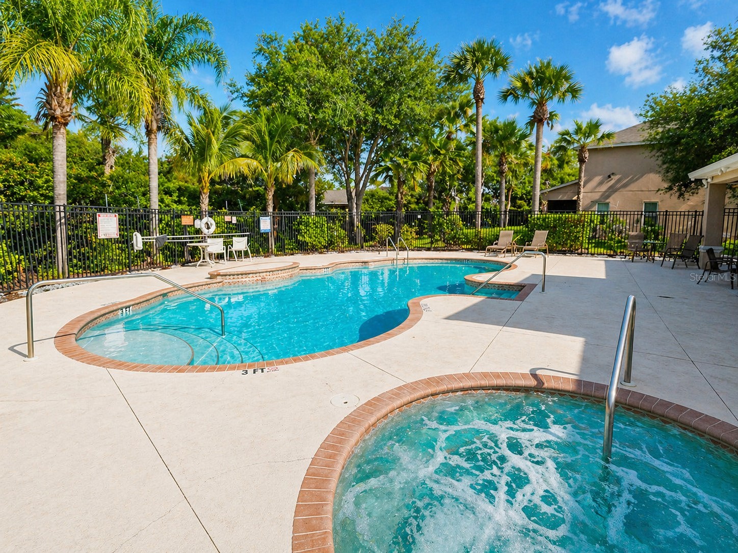 1126 Grantham Drive Sarasota FL 34234 A4691797 image2
