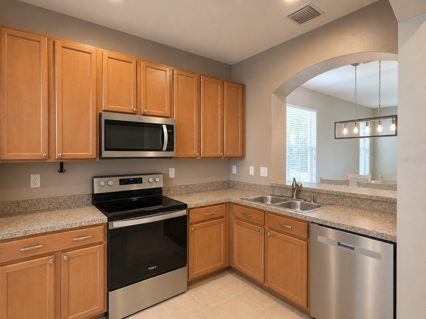 1126 Grantham Drive Sarasota FL 34234 A4691797 image3
