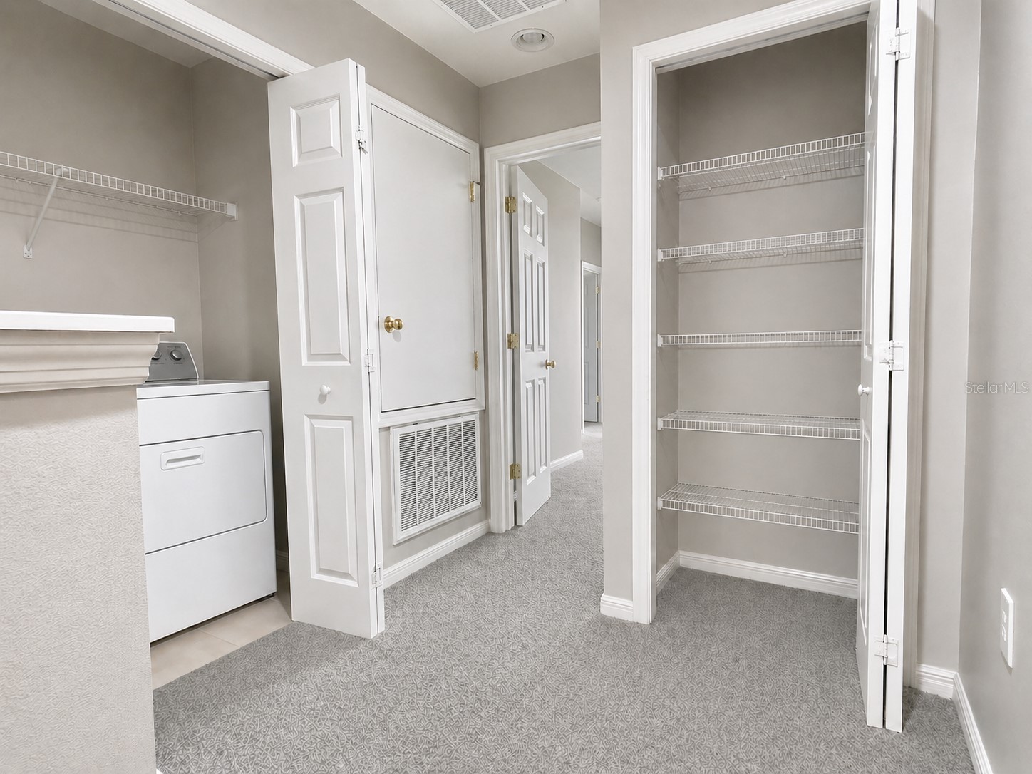 1126 Grantham Drive Sarasota FL 34234 A4691797 image5