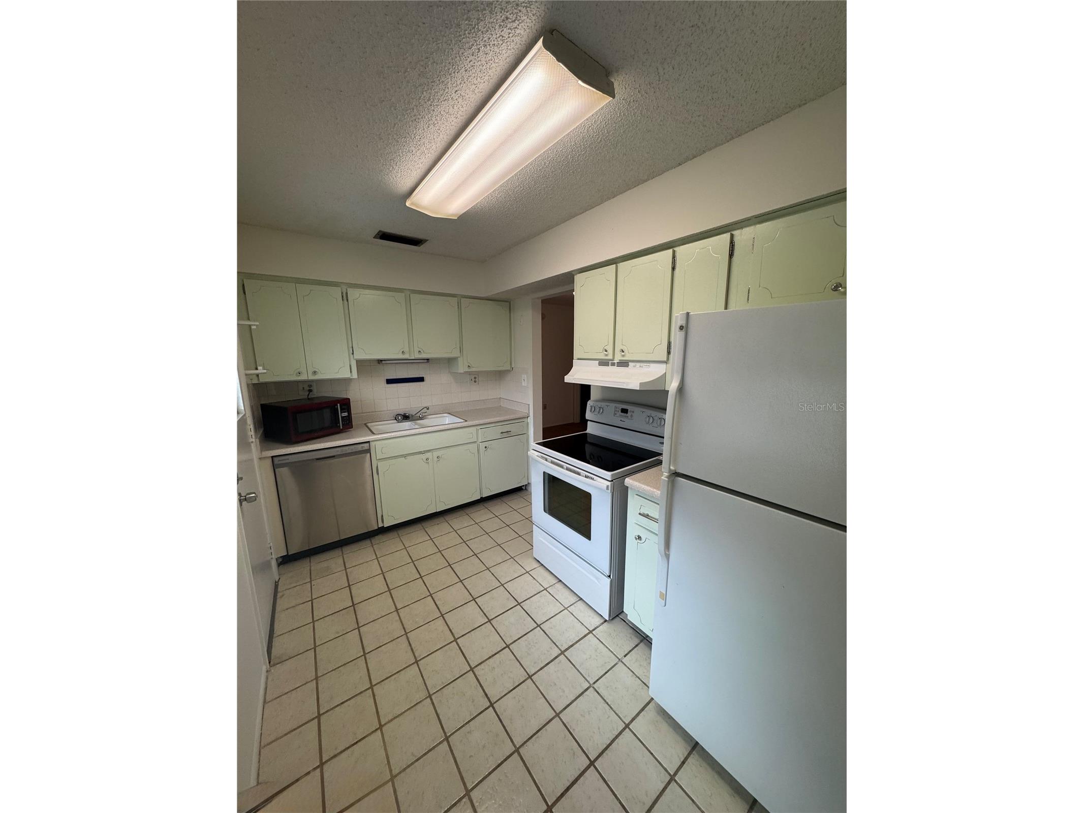 1126 King Arthur Court #413 Dunedin FL 34698 TB8497210 image3