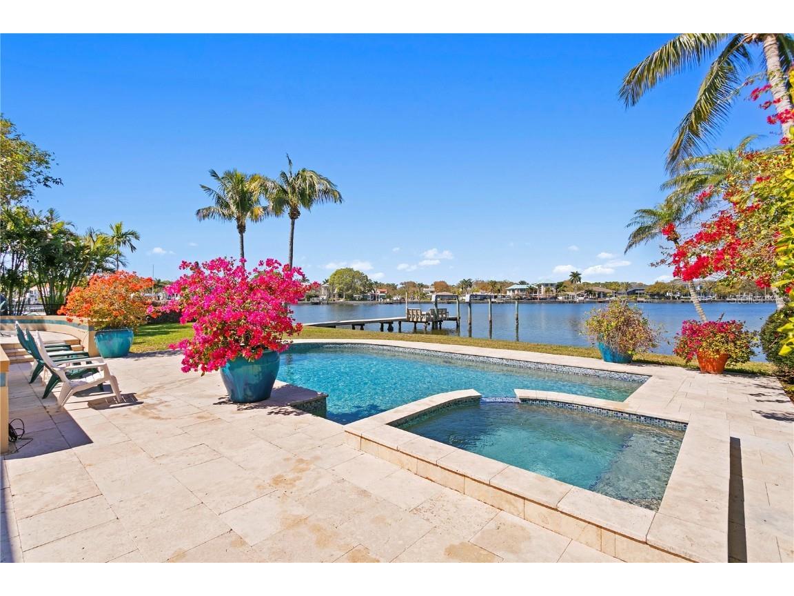 1126 Monterey Boulevard NE Saint Petersburg FL 33704 U8232865 image1