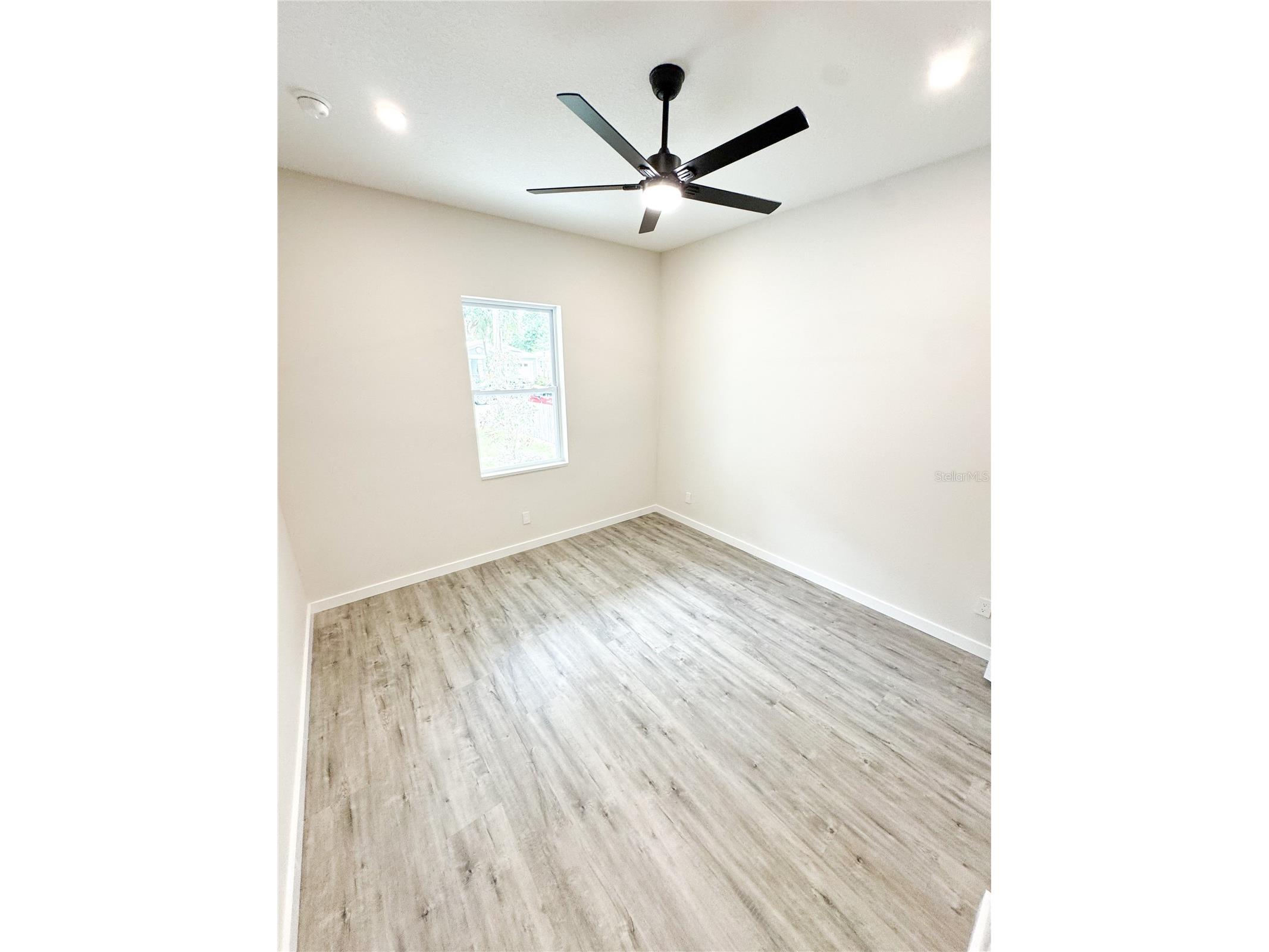 1126 Tangerine Street Clearwater FL 33755 TB8434518 image14