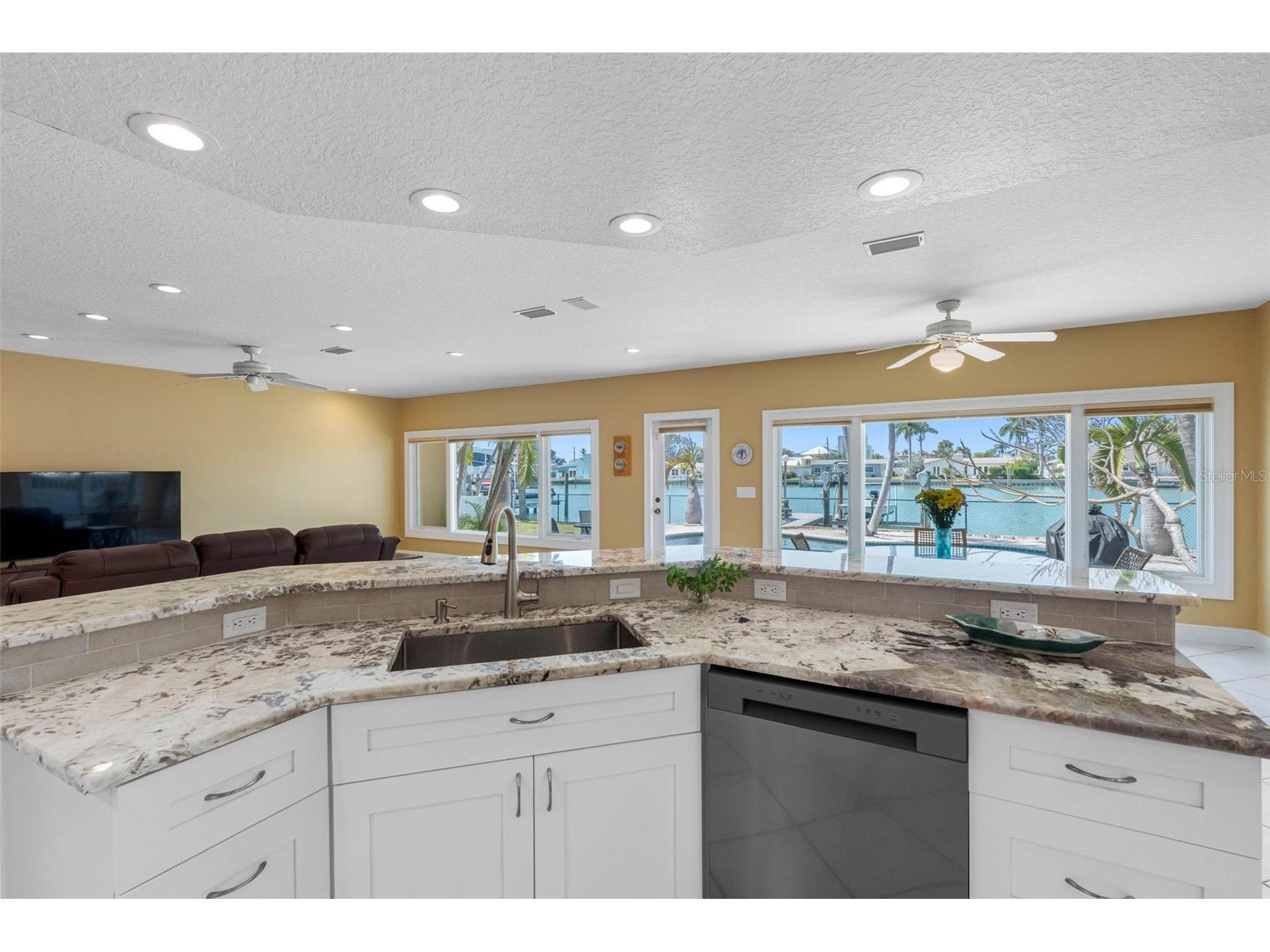 11260 5th Street E Treasure Island FL 33706 - BOCA CIEGA BAY TB8488607 image25