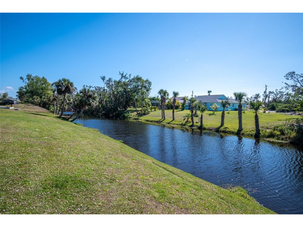 11267 Seabreeze Avenue Port Charlotte FL 33981 D6128954 image1