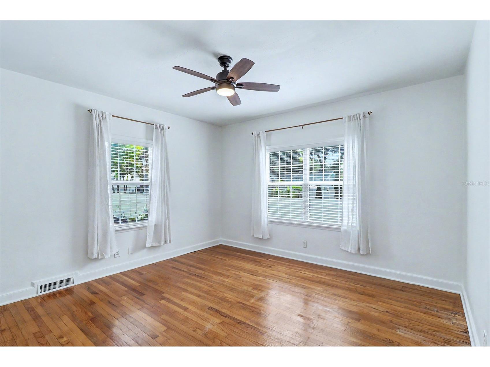 1127 22nd Avenue N Saint Petersburg FL 33704 TB8514107 image14