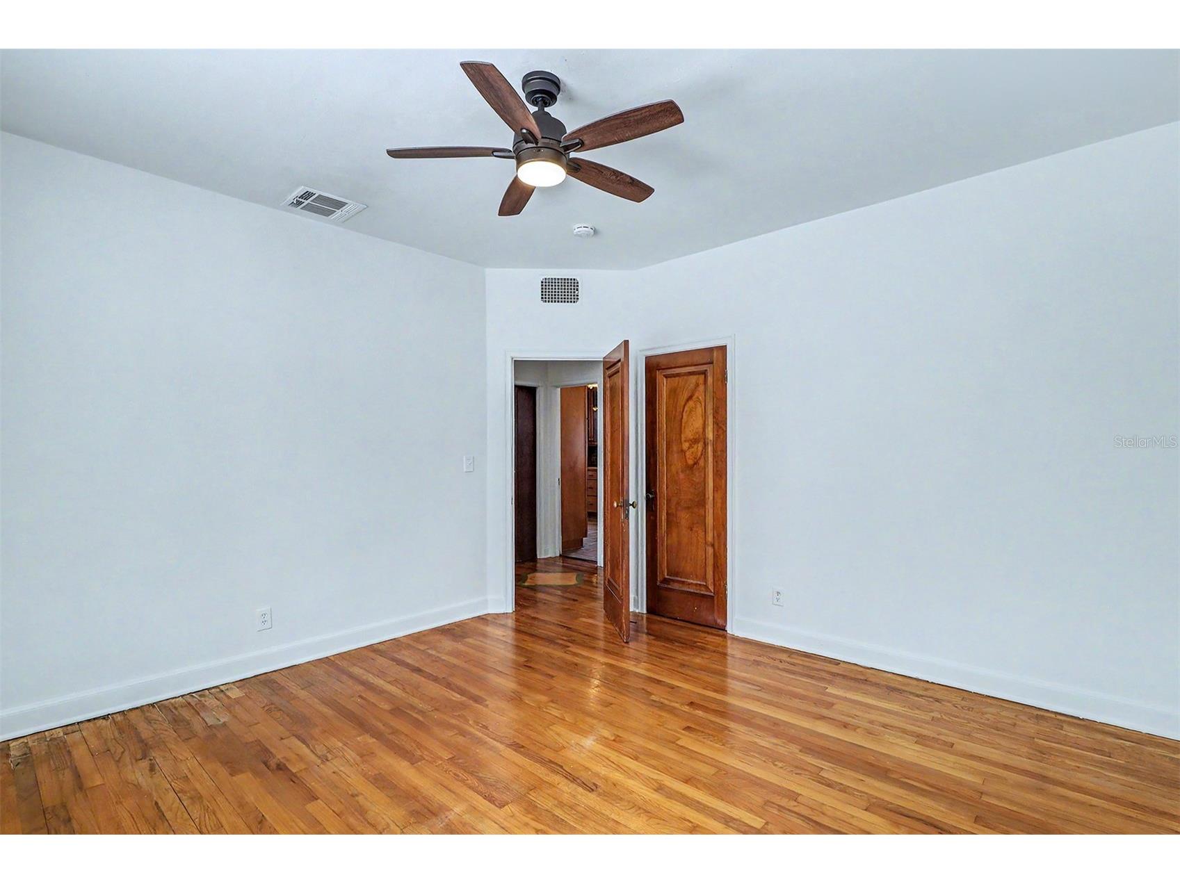 1127 22nd Avenue N Saint Petersburg FL 33704 TB8514107 image15