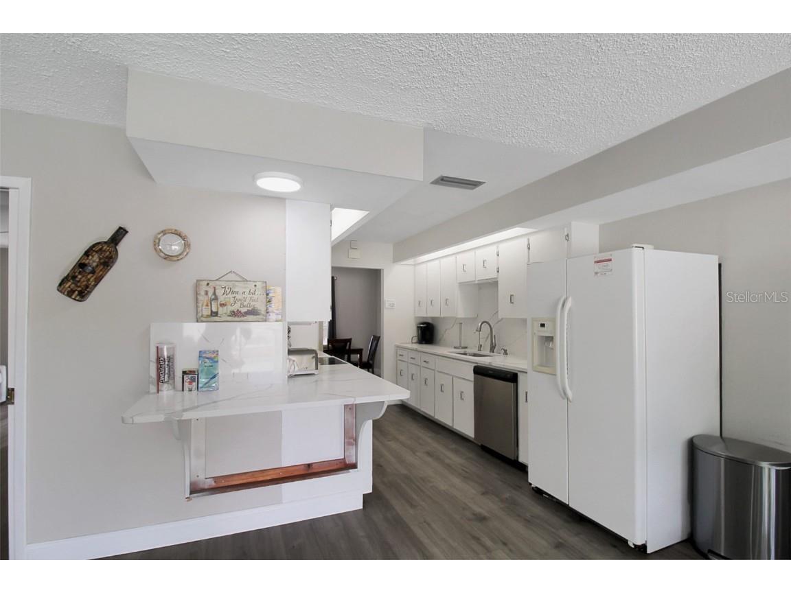 1127 De Leo Drive Sarasota FL 34243 A4633872 image12