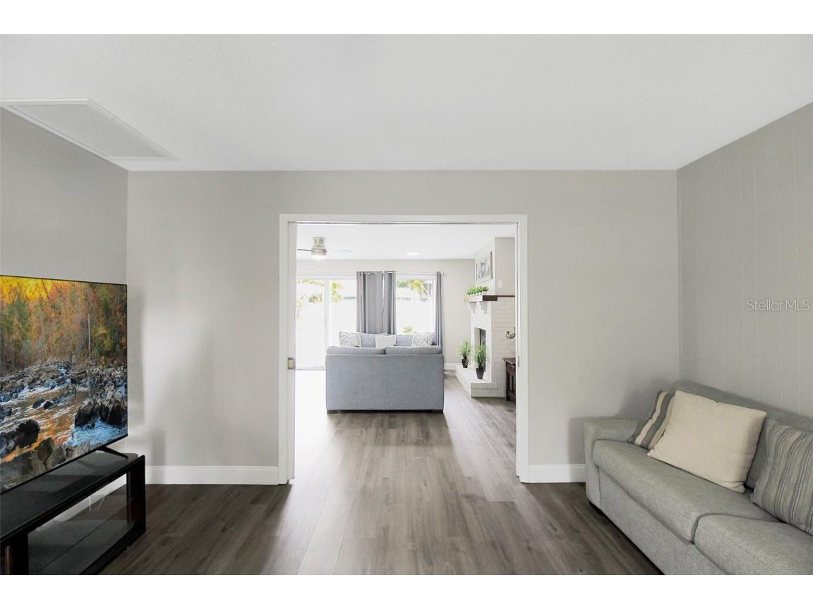 1127 De Leo Drive Sarasota FL 34243 A4633872 image14