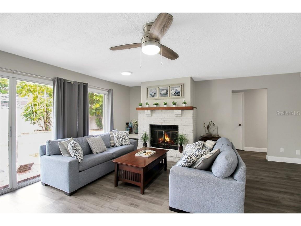 1127 De Leo Drive Sarasota FL 34243 A4633872 image17