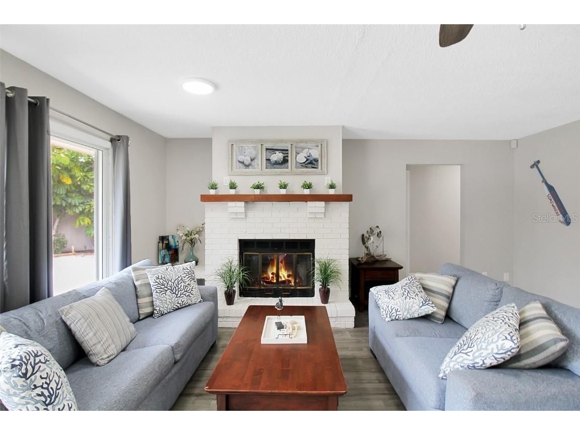 1127 De Leo Drive Sarasota FL 34243 A4633872 image18