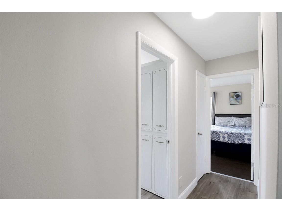 1127 De Leo Drive Sarasota FL 34243 A4633872 image20