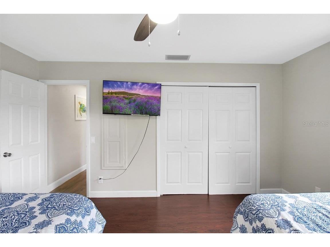 1127 De Leo Drive Sarasota FL 34243 A4633872 image25