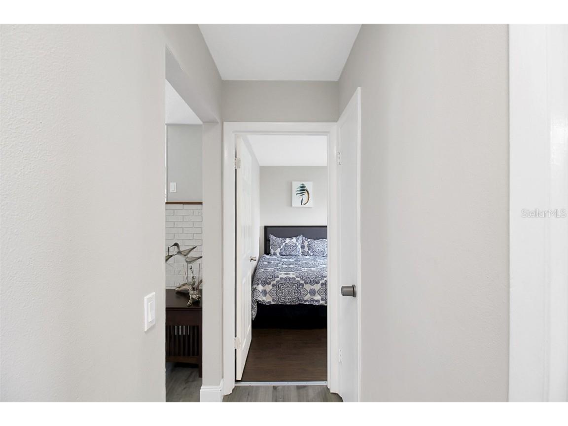 1127 De Leo Drive Sarasota FL 34243 A4633872 image26