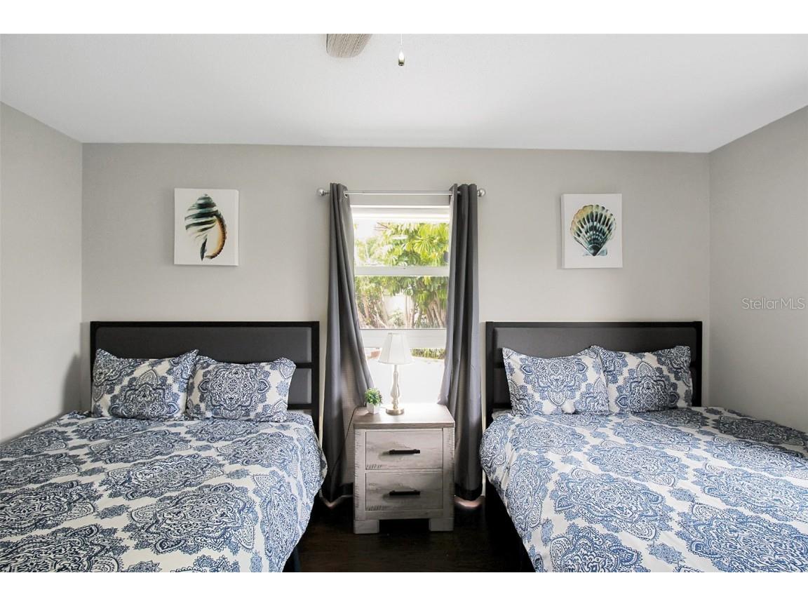 1127 De Leo Drive Sarasota FL 34243 A4633872 image28