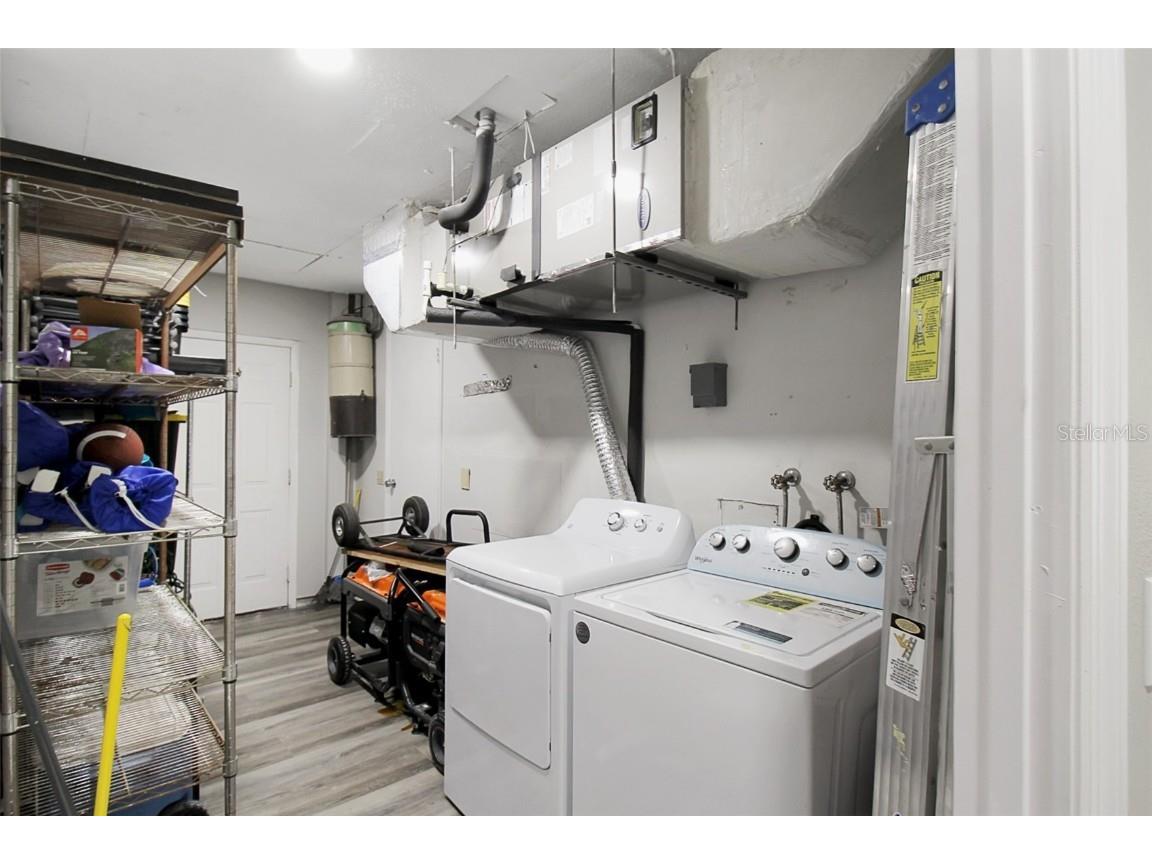 1127 De Leo Drive Sarasota FL 34243 A4633872 image32