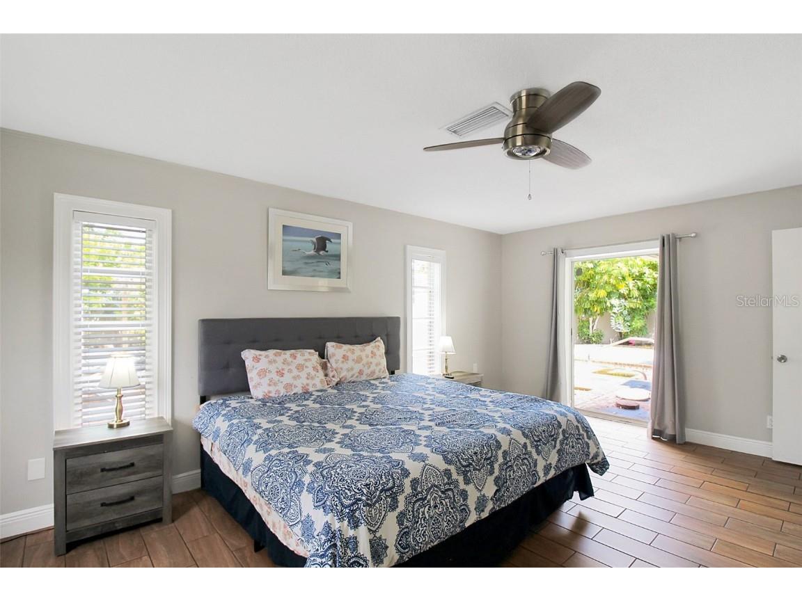 1127 De Leo Drive Sarasota FL 34243 A4633872 image37