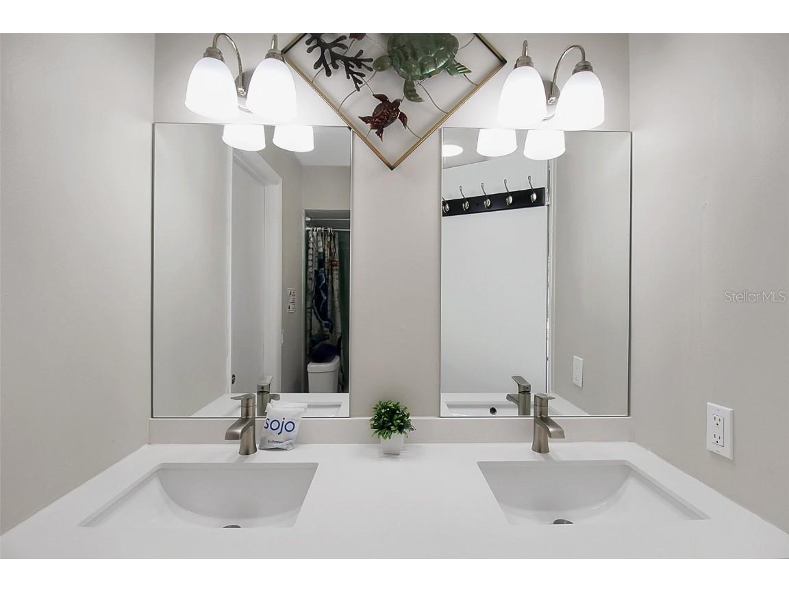 1127 De Leo Drive Sarasota FL 34243 A4633872 image39