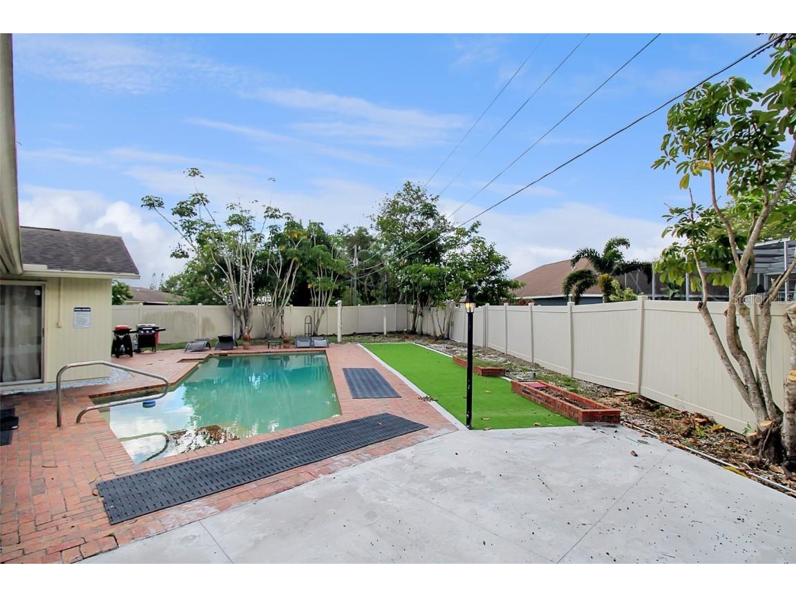 1127 De Leo Drive Sarasota FL 34243 A4633872 image40