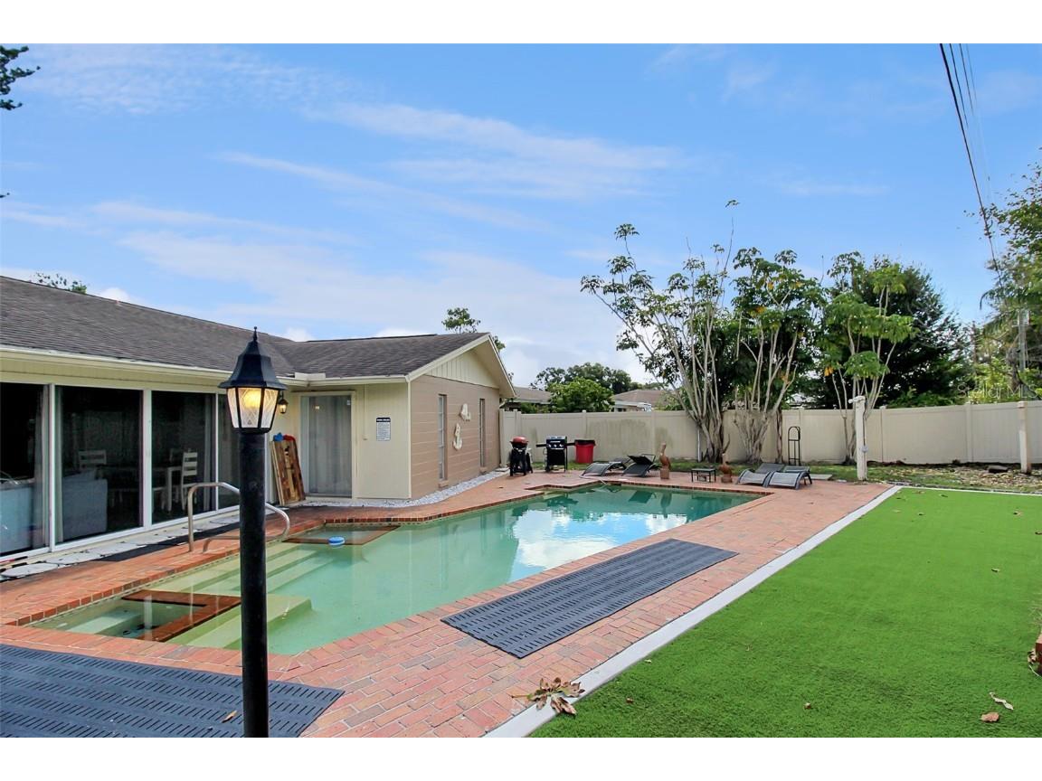 1127 De Leo Drive Sarasota FL 34243 A4633872 image42