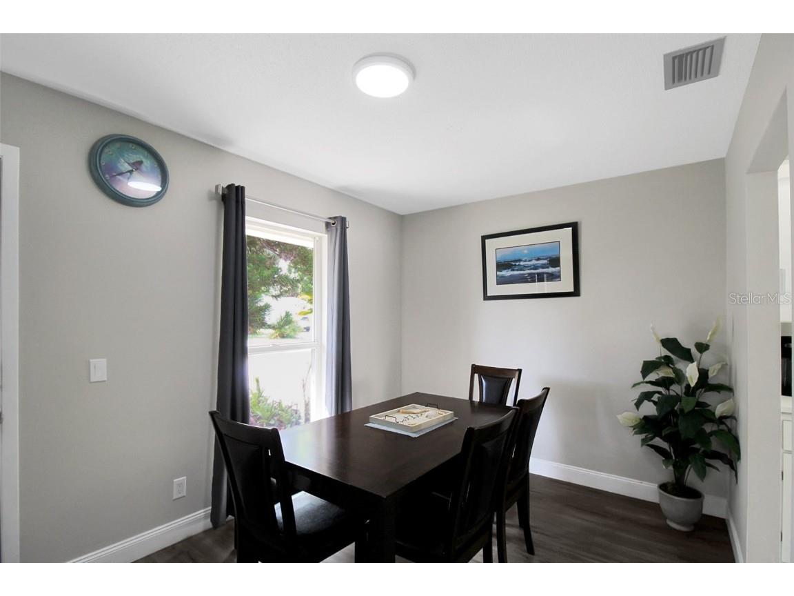 1127 De Leo Drive Sarasota FL 34243 A4633872 image8