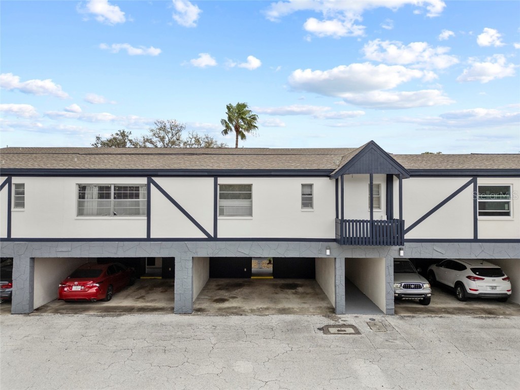1127 King Arthur Court #303 Dunedin FL 34698 TB8355257 image1