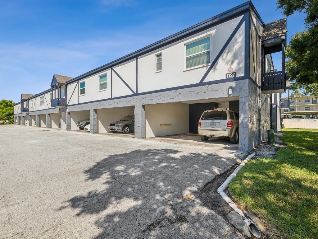 1127 King Arthur Court #305 Dunedin FL 34698 W7868591 image1