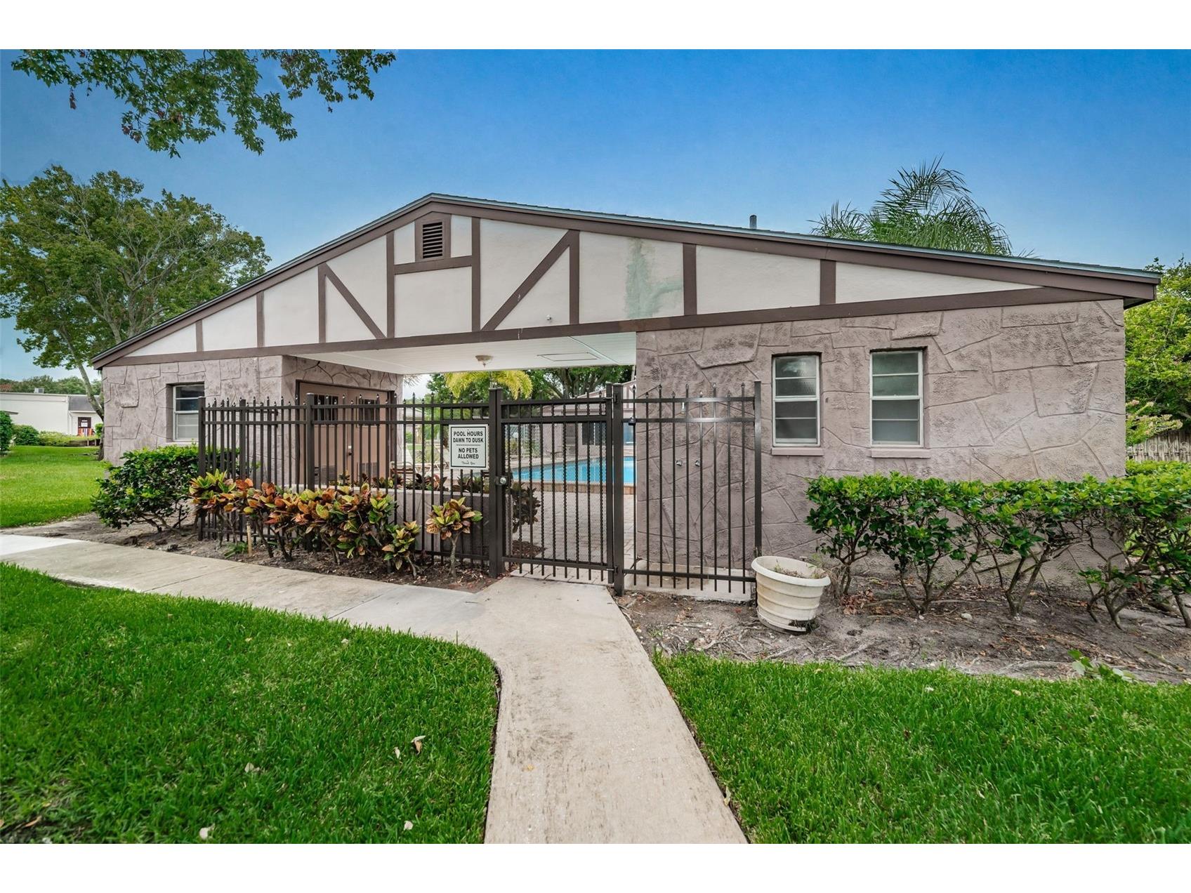 1127 King Arthur Court #309 Dunedin FL 34698 TB8492504 image42