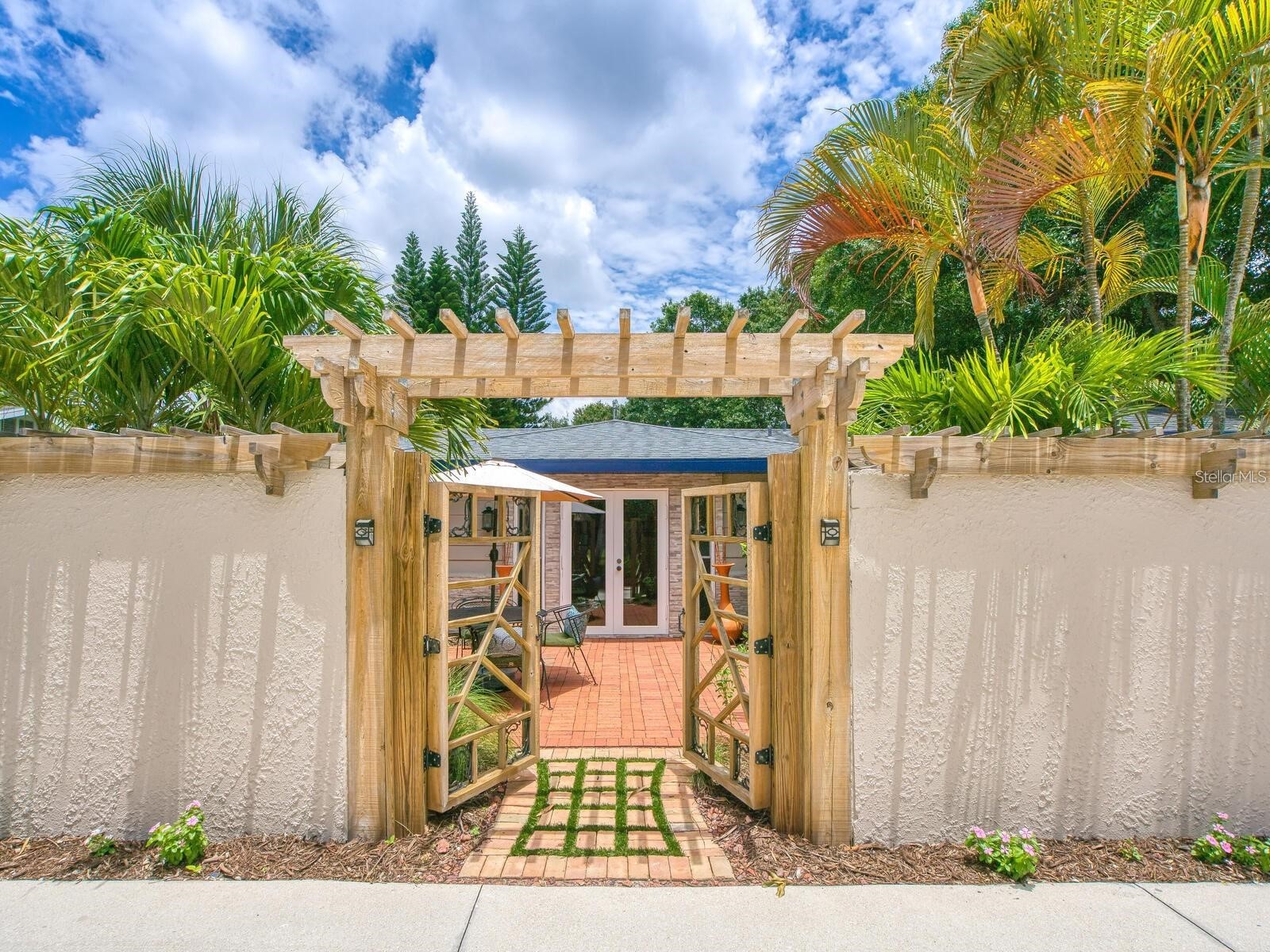 1127 S Osprey Avenue Sarasota FL 34236 A4689734 image2