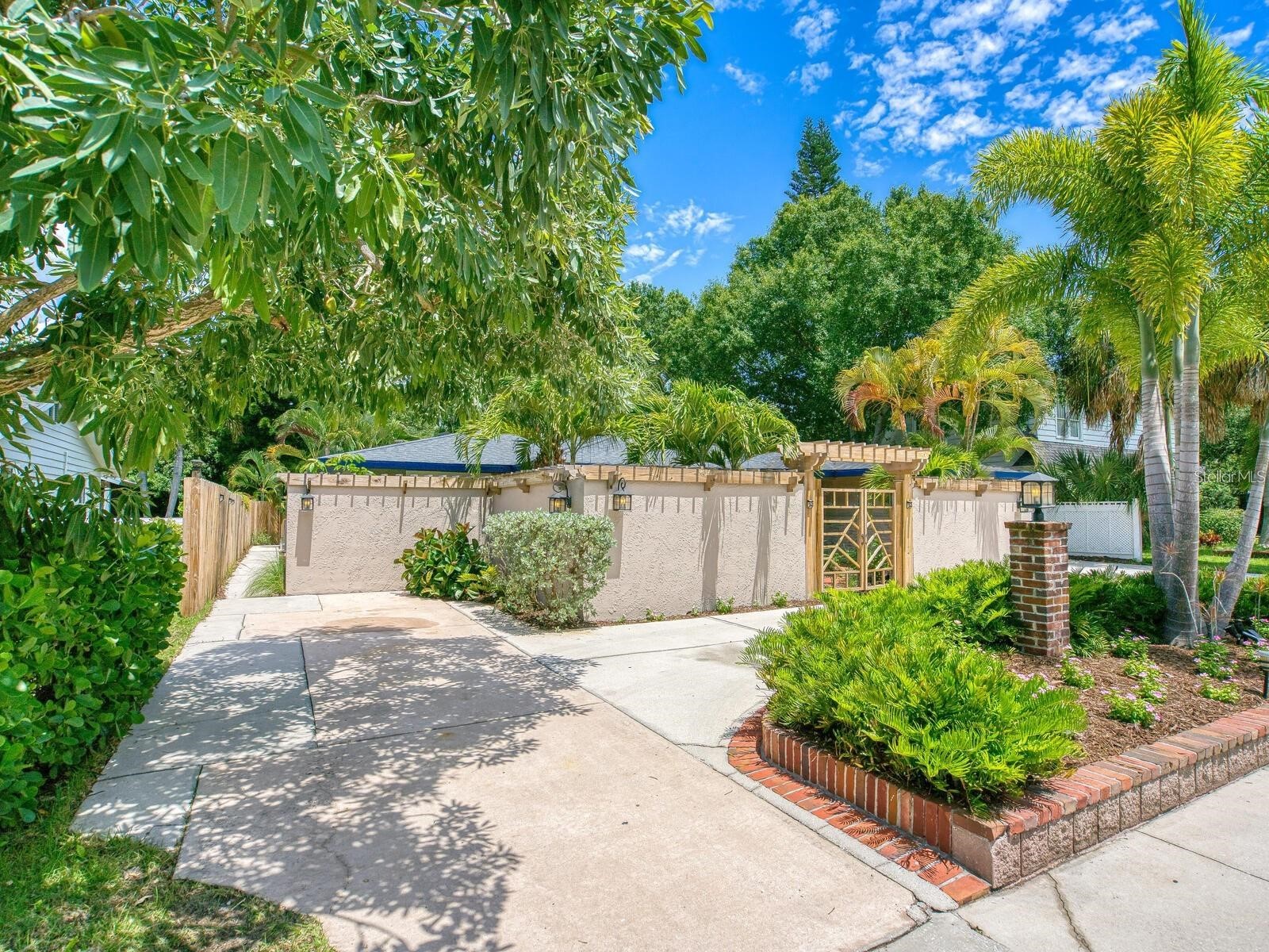 1127 S Osprey Avenue Sarasota FL 34236 A4689734 image3